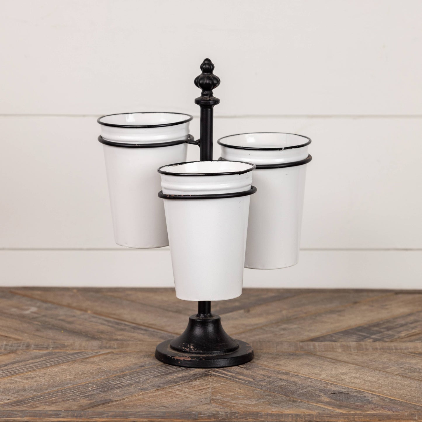 BLACK & WHITE STAGGERED TABLETOP HOLDER